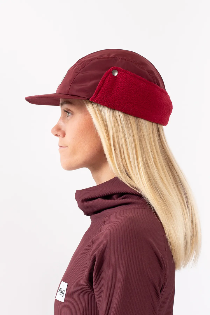 MOUNTAIN CAP