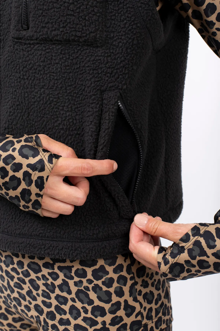 BOXY SHERPA VEST