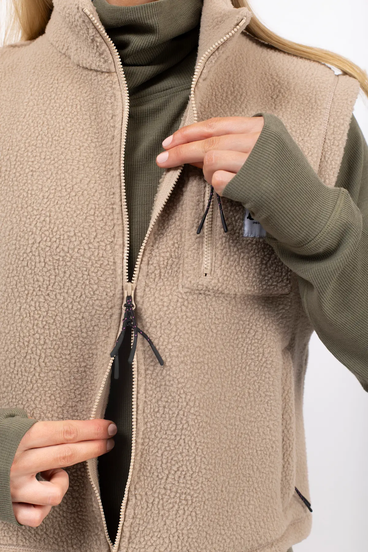 BOXY SHERPA VEST