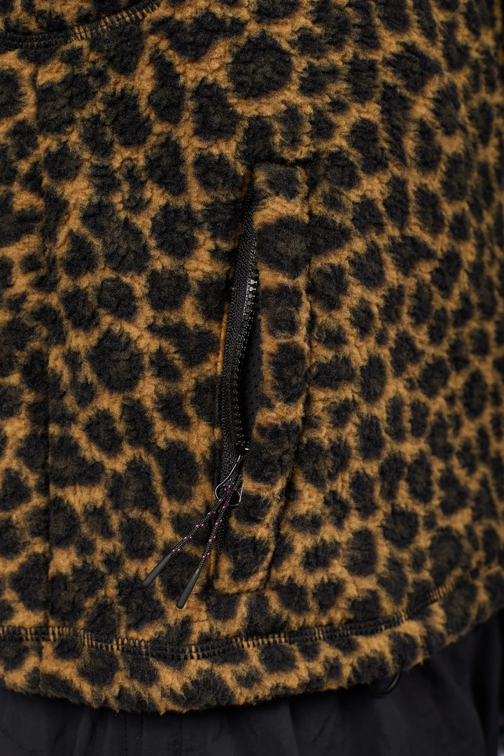 BOXY SHERPA VEST