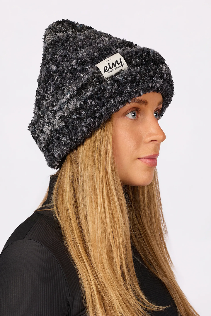 BOUCLE KNIT BEANIE