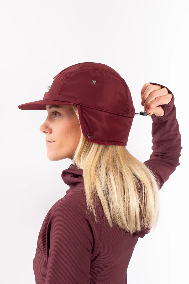 MOUNTAIN CAP
