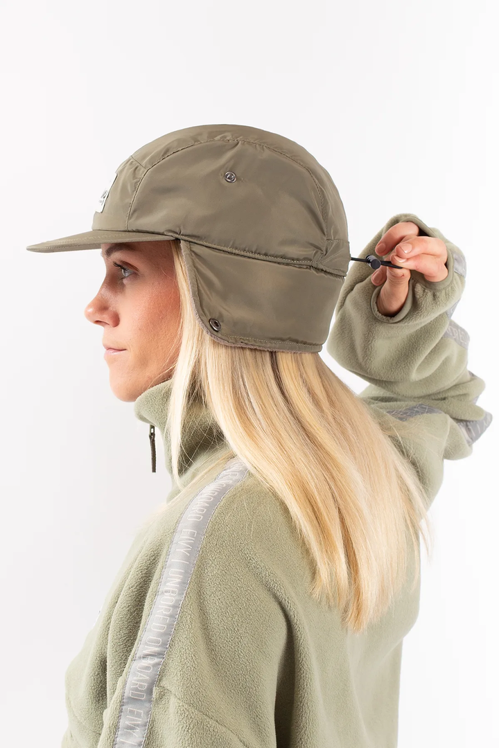 MOUNTAIN CAP