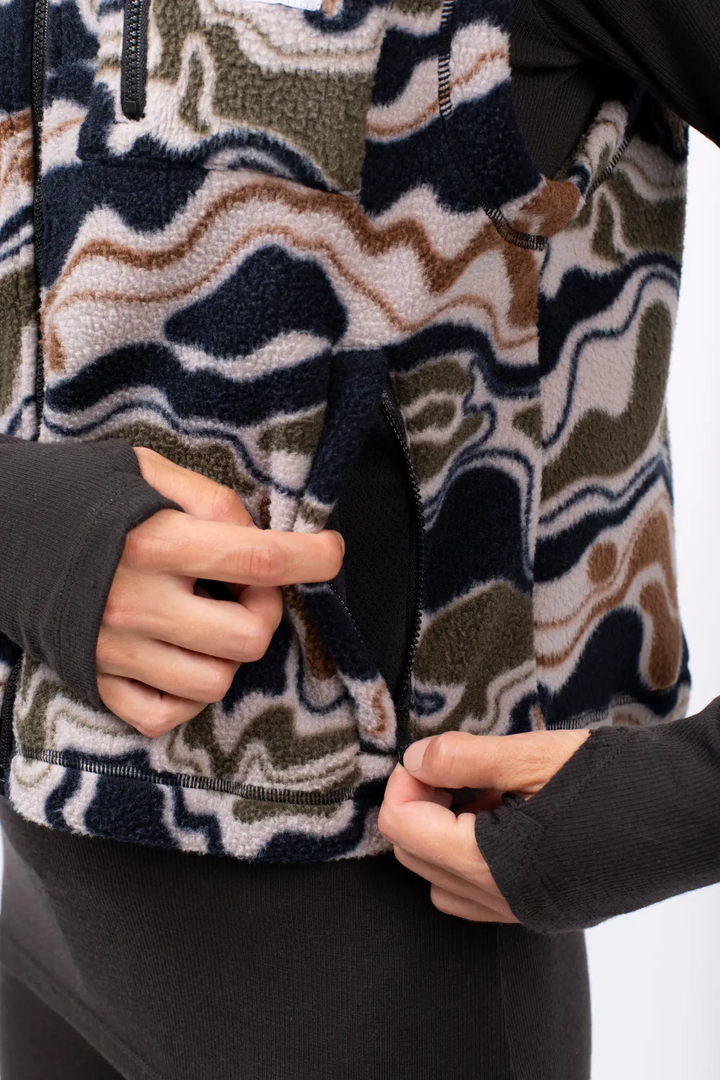 BOXY SHERPA VEST