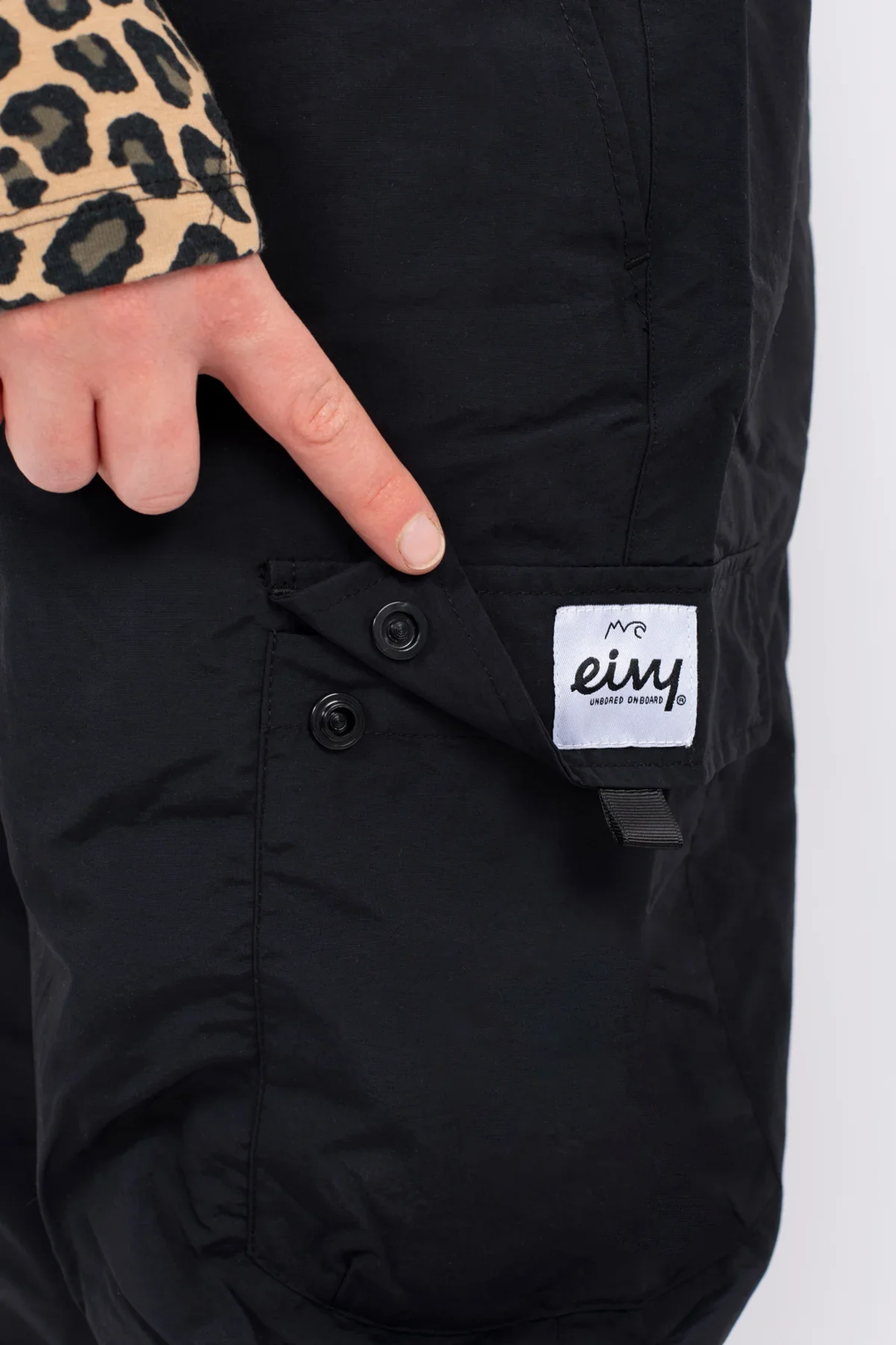 FITTED OUTDOOR PANTS